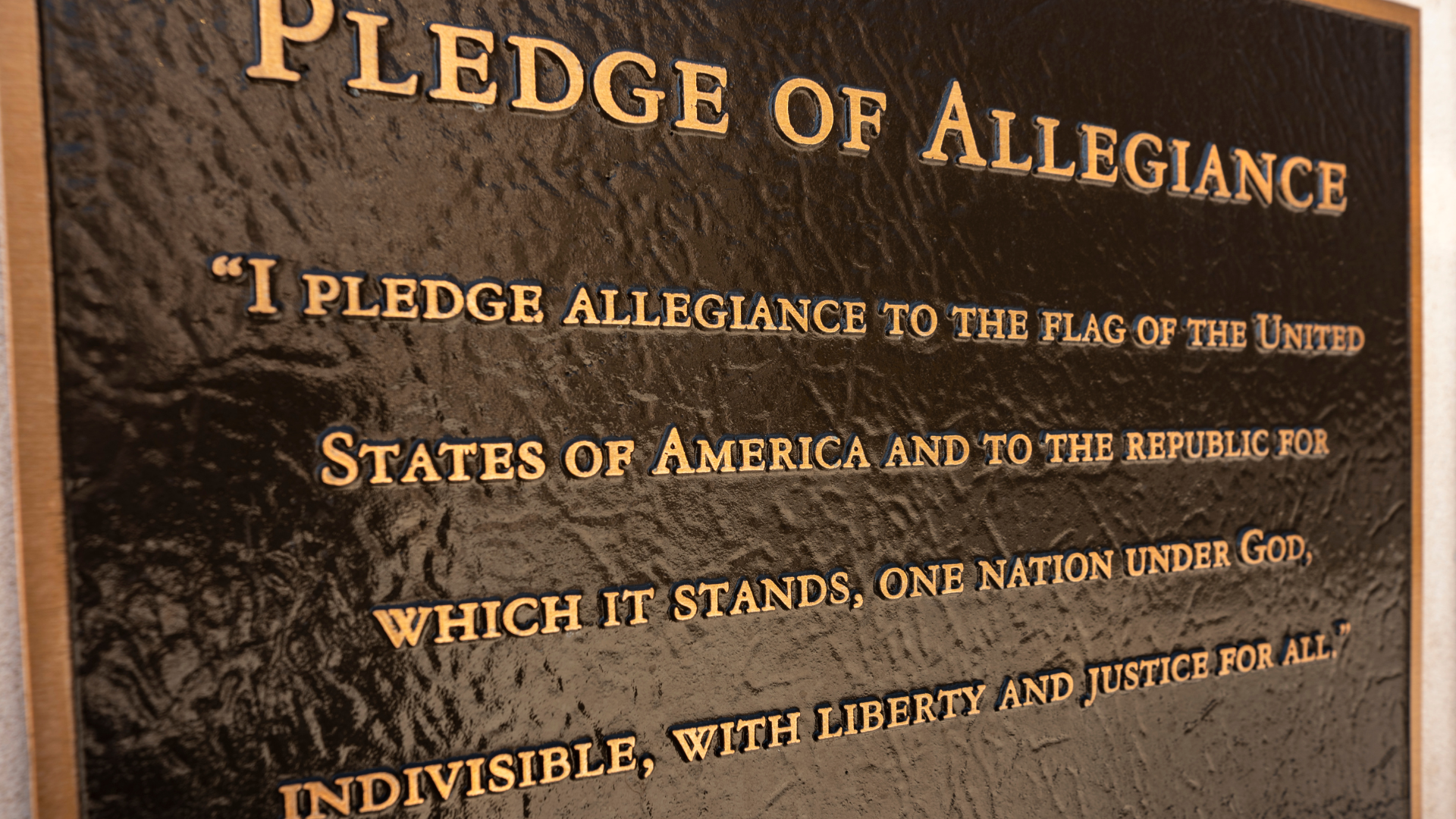 What is a Metal Plaque?